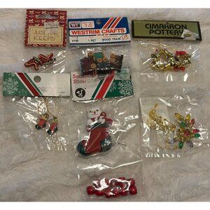 Mixed Lot of 7 Mini Decorative Christmas Holiday Crafts & Ornaments (PACKAGED)